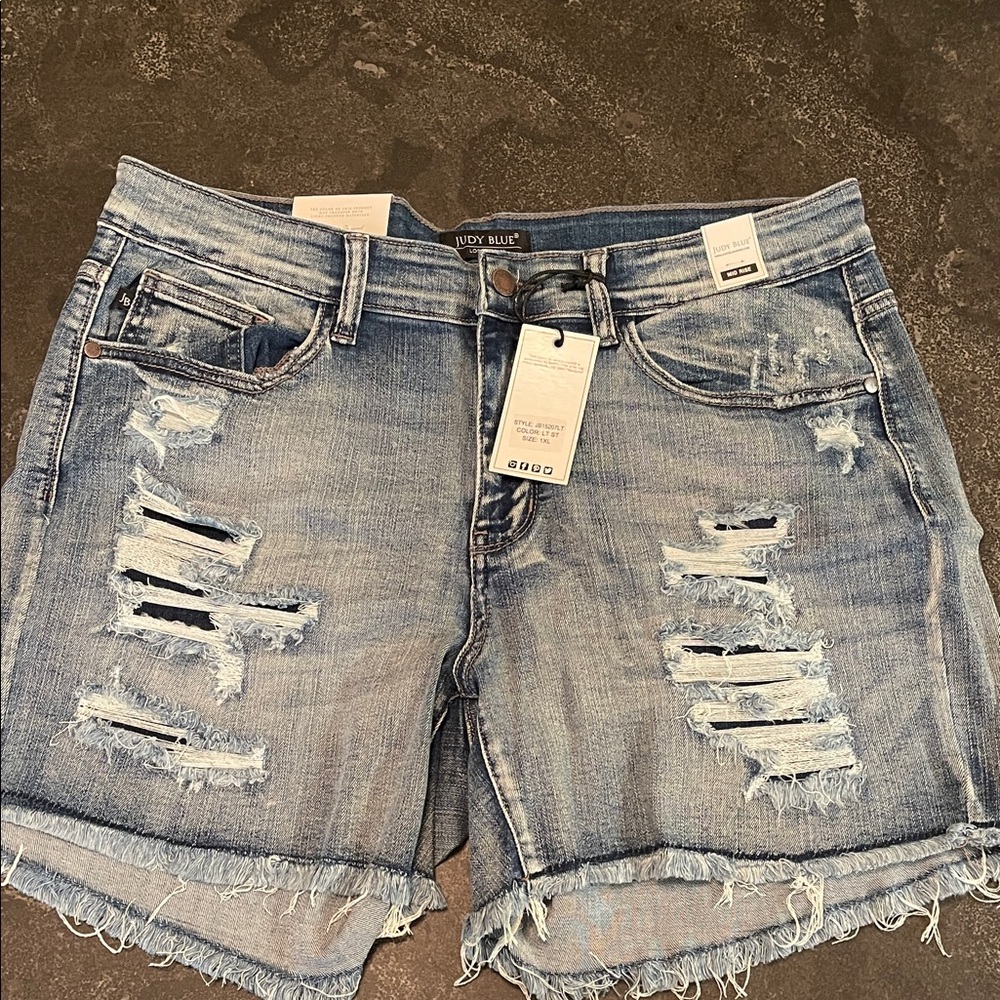 Judy Blue Women's Ripped Jean Shorts - Light Blue
